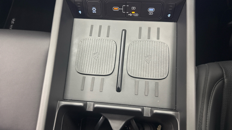 Hyundai SANTA FE 1.6 TGDi Plug-in Hybrid Calligraphy 5dr 4WD Auto Estate